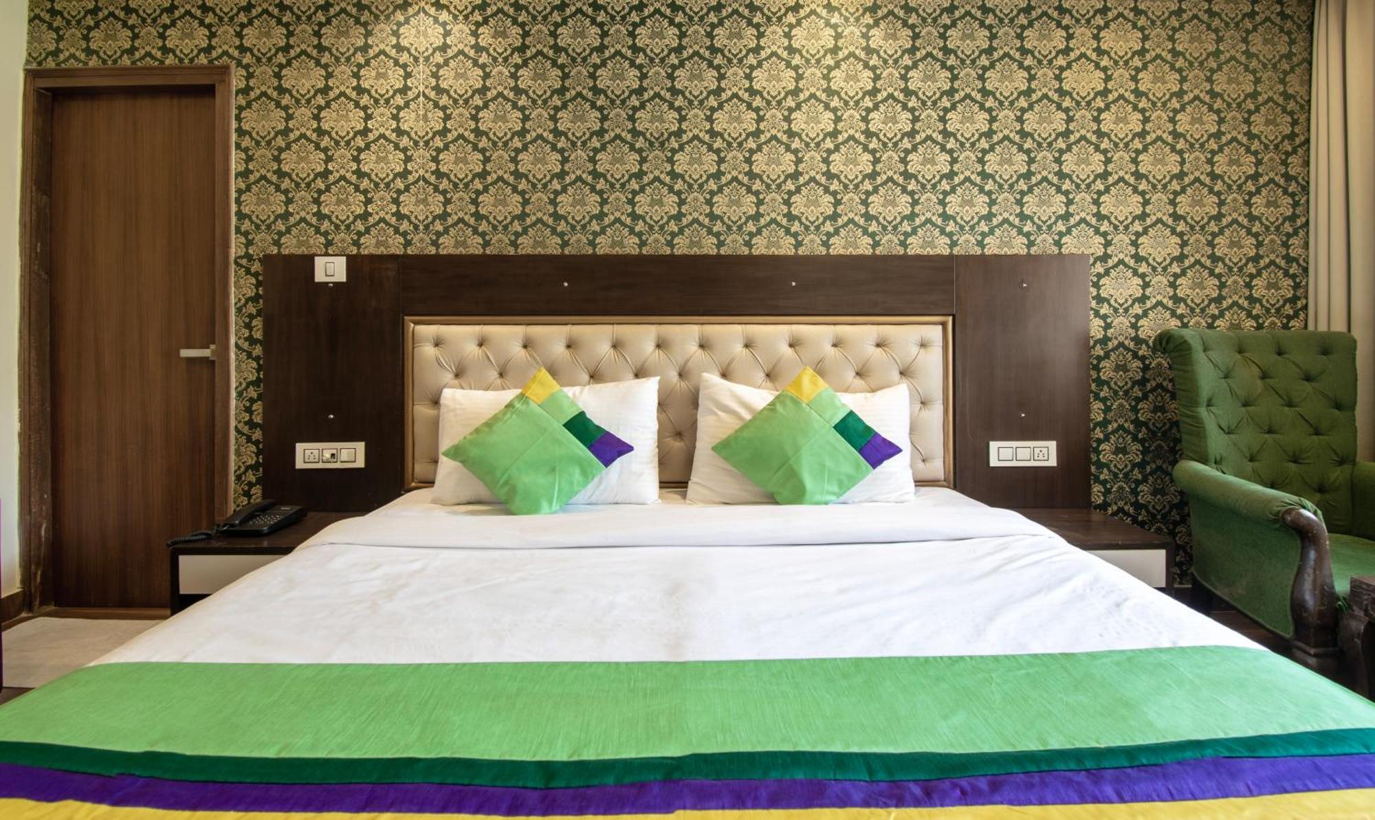 Ambika Residency, Near Hidimba Devi Temple Hotel Manali  Exterior photo