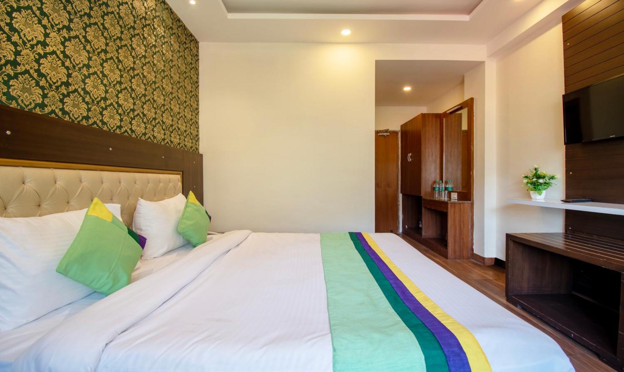 Ambika Residency, Near Hidimba Devi Temple Hotel Manali  Exterior photo